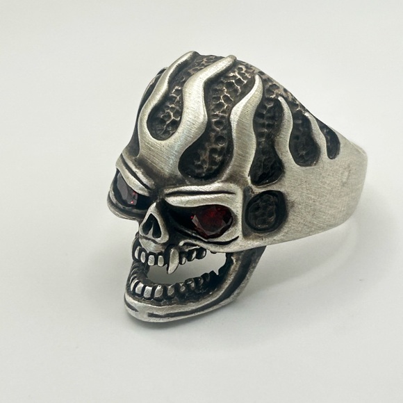 Sterling Silver Skull Ring with Garnet EyesSize 11